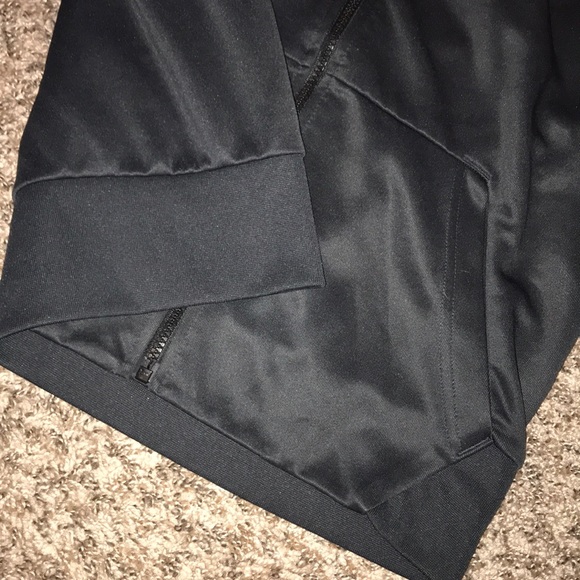 Nike Air Sweatshirt w/ hood (can tuck in) - Picture 5 of 6